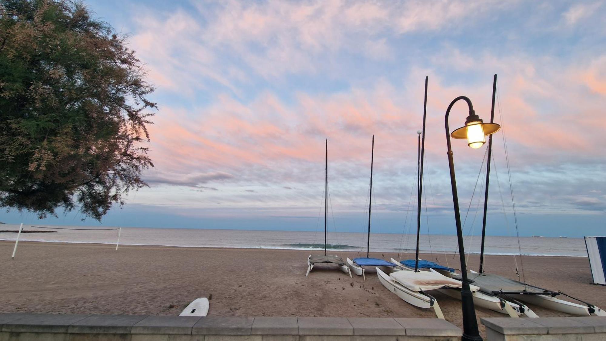 Апартаменты Apartamento De 1 Habitacion Frente Al Mar Y Con Piscina Беникасим Экстерьер фото